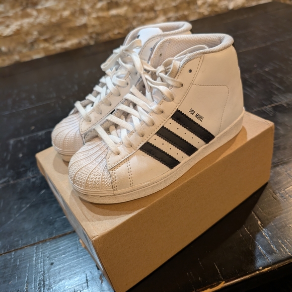 Adidas Kids White and Black Sneakers - Picture 4 of 4
